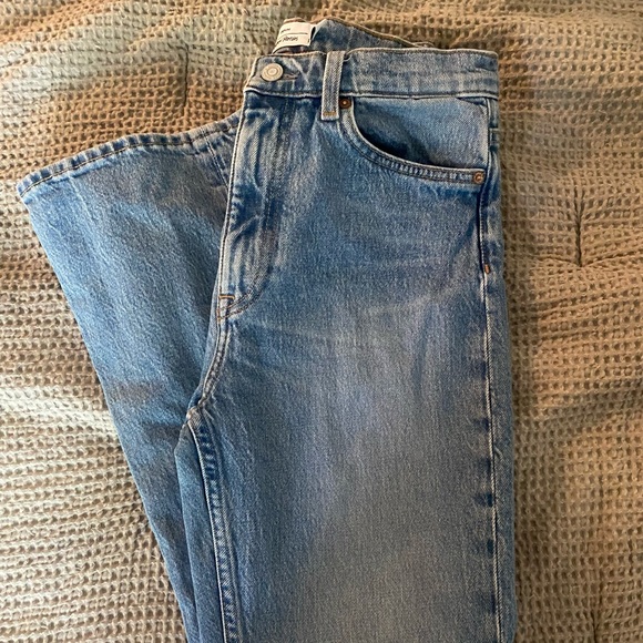 Mood Cut Blue Jeans - Picture 4 of 6